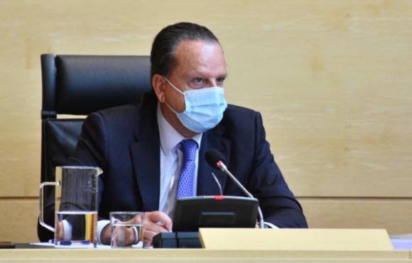 Amilivia durante la presentación de los dos informes